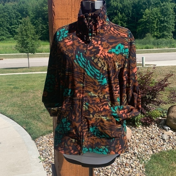 Zenergy by Chicos jacket size 2 for layering euc great colors for a stap… - Picture 1 of 12